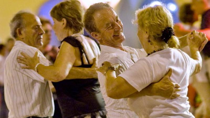 Balli di gruppo, riprendono i corsi