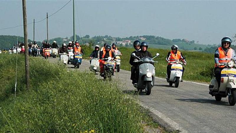Vespisti sulle strade dell'Appennino