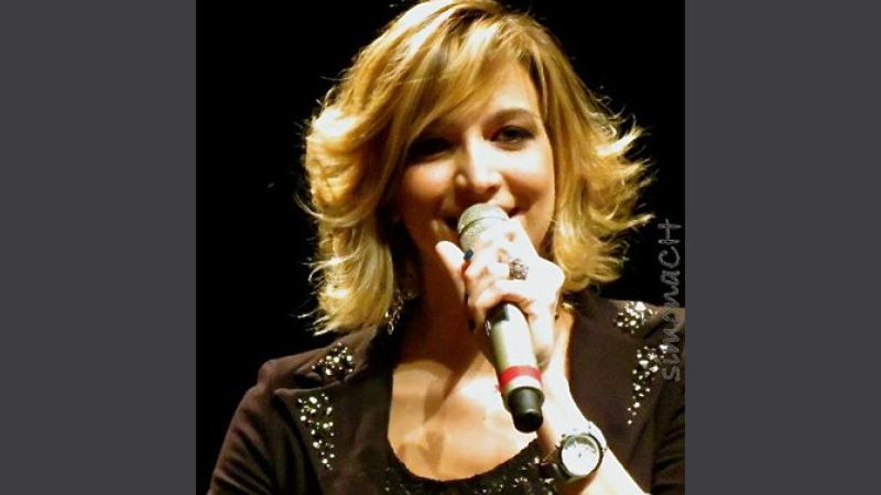 Silvia Olari stasera in trio 