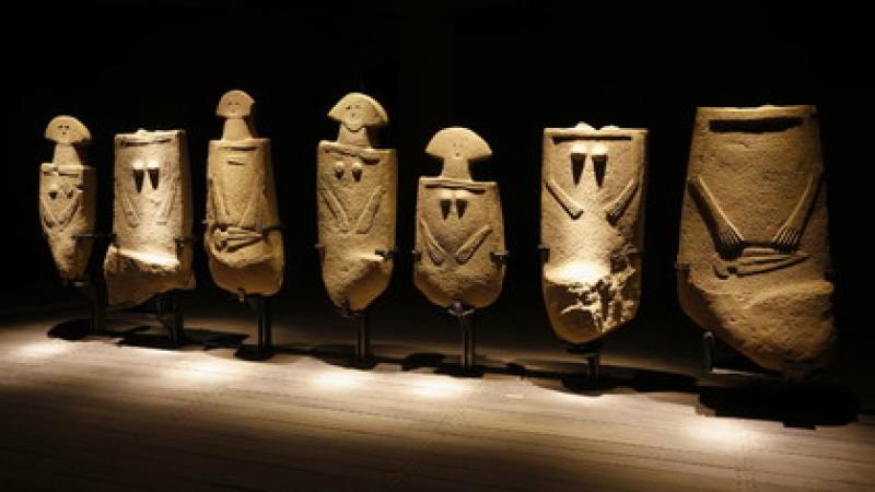 Statue stele, magia e mistero