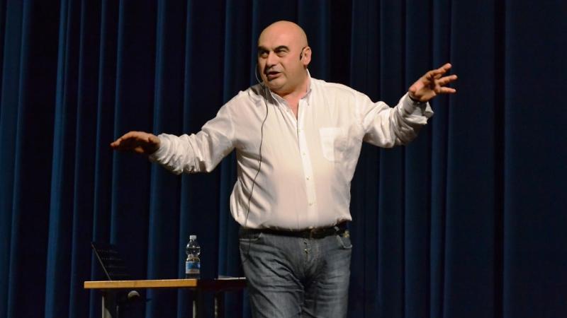 Le barzellette di Cantoni al circolo Sutarco