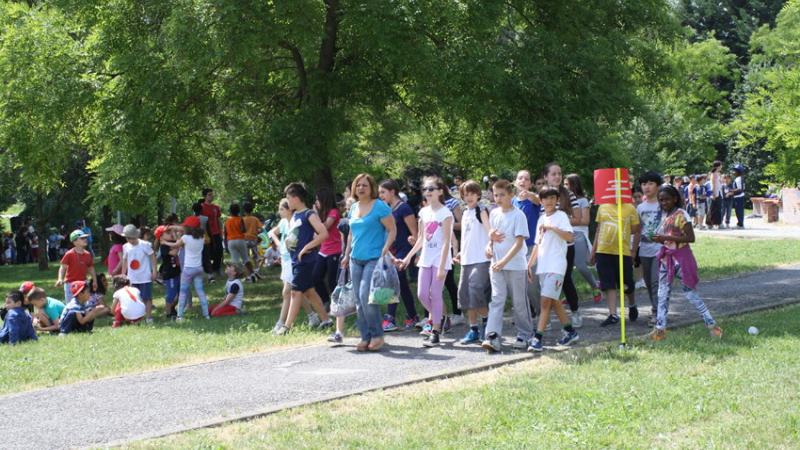 800 bambini festeggiano la fine dell'anno scolastico