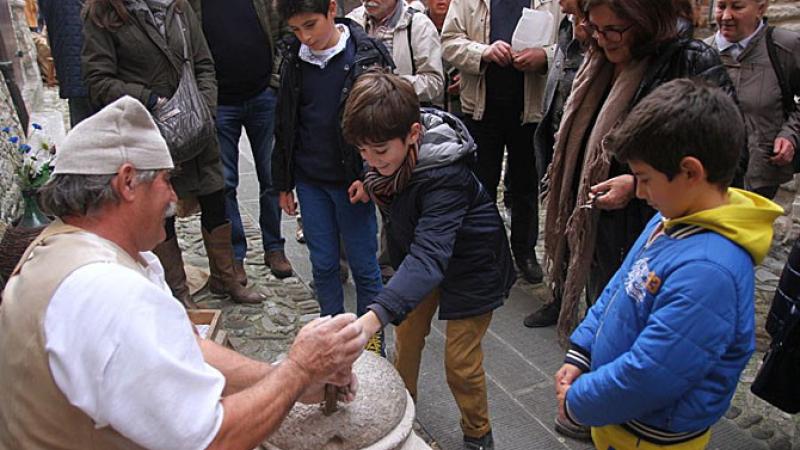 Tartufo e castagne, cioccolato e dischi: l'agenda della domenica