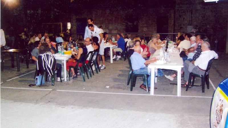 Pesce, karaoke e allegria: il 31 torna la festa
