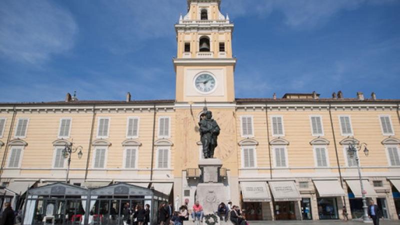 La cerimonia per i 7 martiri di Piazza Garibaldi