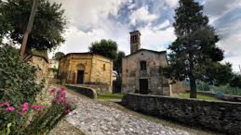 Concerto nella pieve, una voce e una chitarra