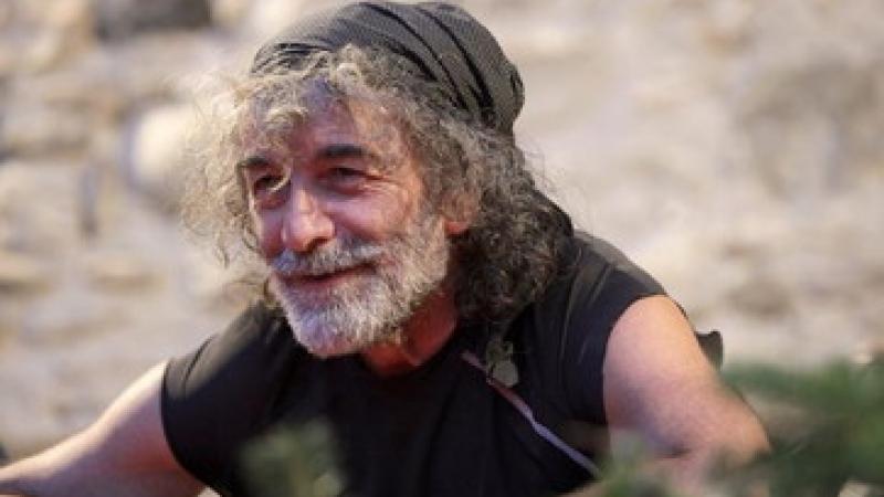 Arriva Mauro Corona