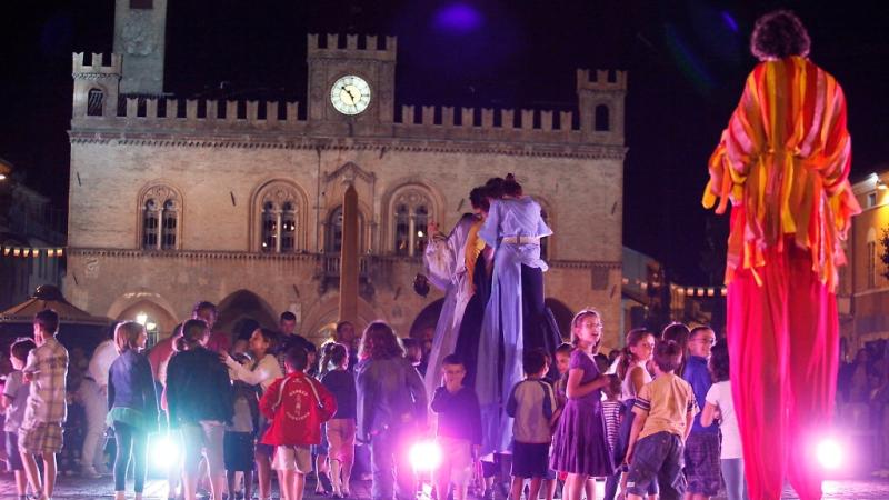 La città si accende con la "Revival night"
