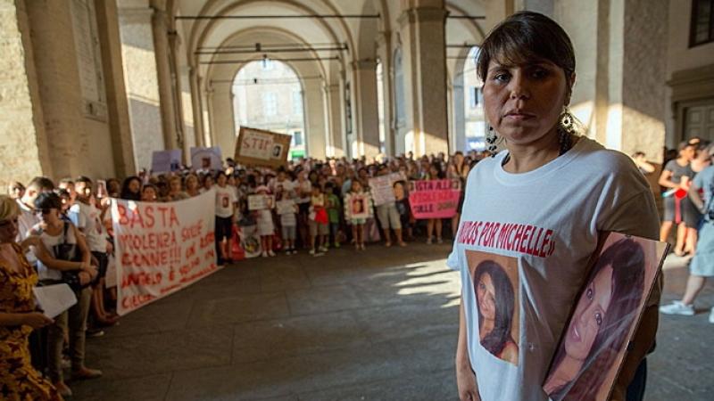 Fiaccolata in centro in memoria di Michelle