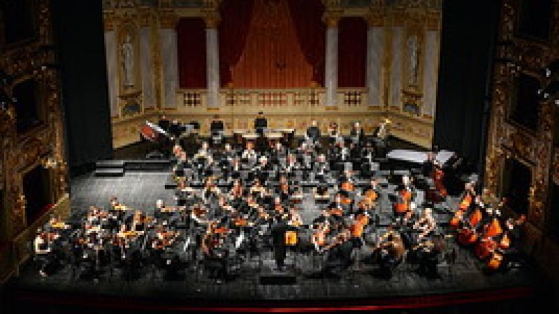 Eliot punta sulla musica