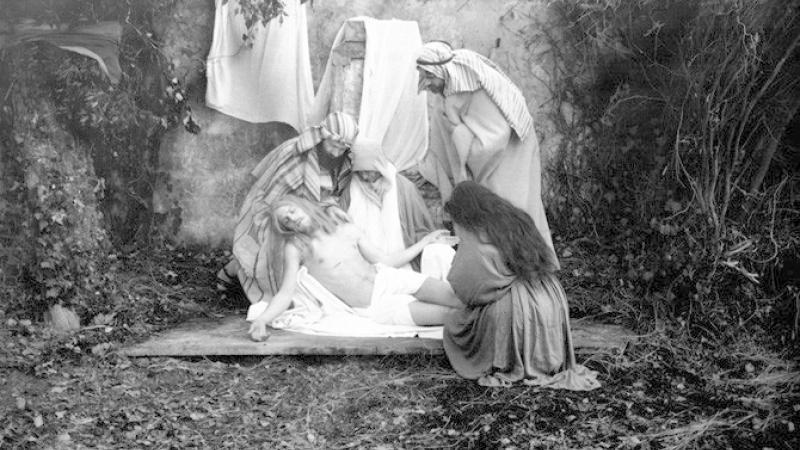 La Via Crucis in fotografia: il teatro del sacro 