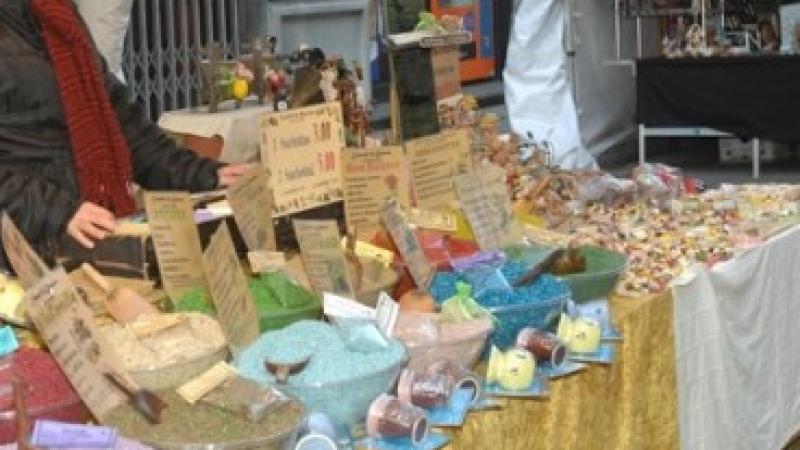 Sabato in piazza mercatino di natale