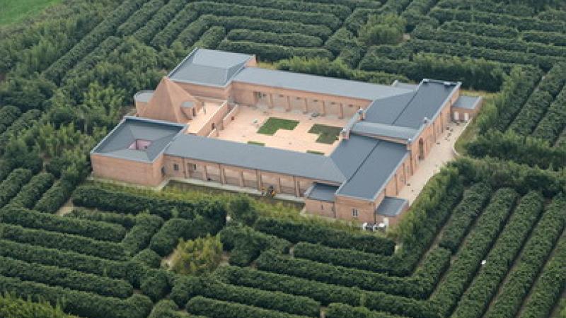 Labirinto, Ettore Selli per "I giardini"