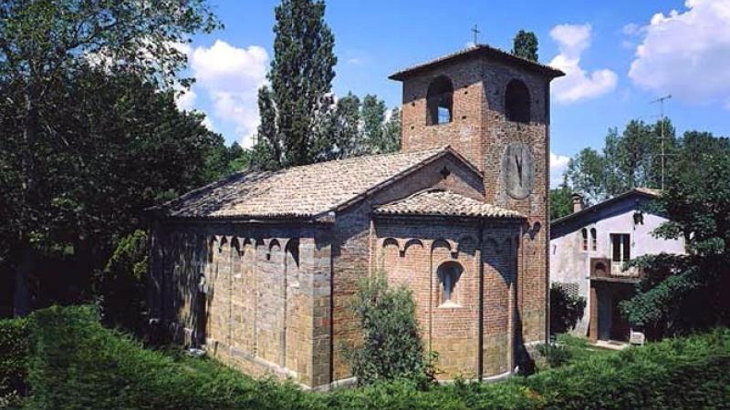 Asini, ampolle, yoga, la Pieve una domenica di benessere