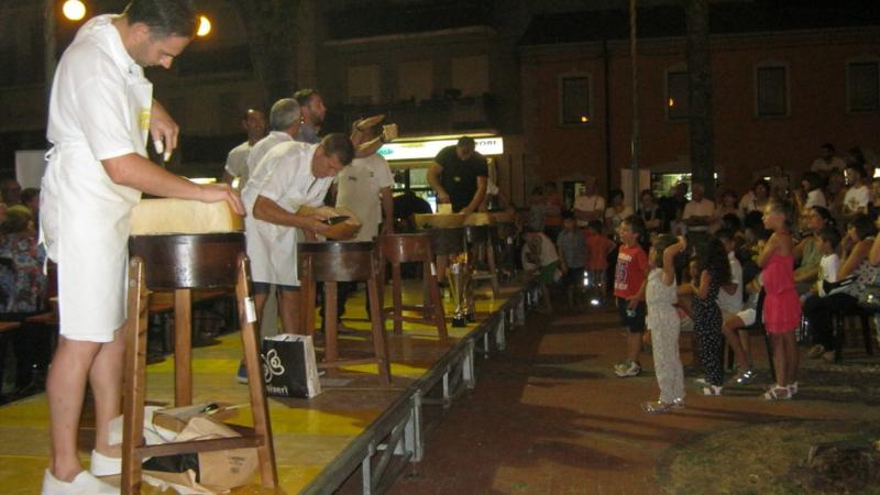 Il re dei formaggi tra musica e prodotti tipici