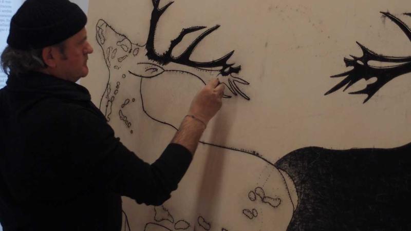 Omar Galliani presenta il catalogo del progetto “Profeti in patria : cammini d’artista a Montecchio Emilia”  