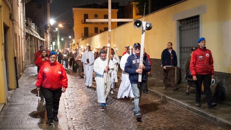 La Via Crucis dei poveri 