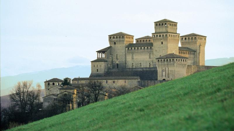 Torrechiara, castello chiuso? Ecco una visita guidata alternativa